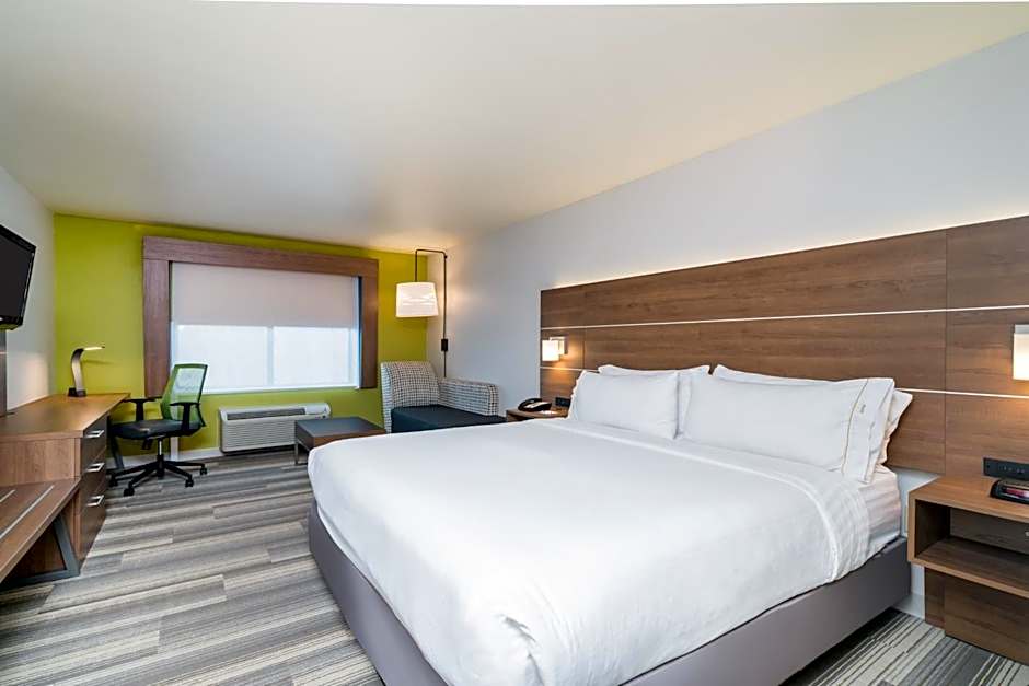 Holiday Inn Express & Suites Rocky Mount Smith Mountain Lake By IHG