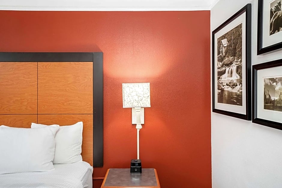 La Quinta Inn & Suites by Wyndham Kingsport TriCities Airport