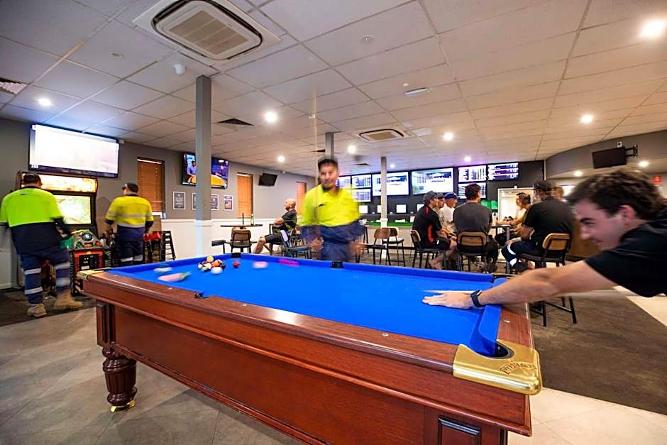 Nightcap at Roxby Downs