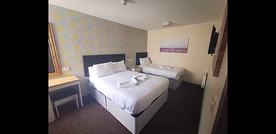 The Avenue Club and Lodge