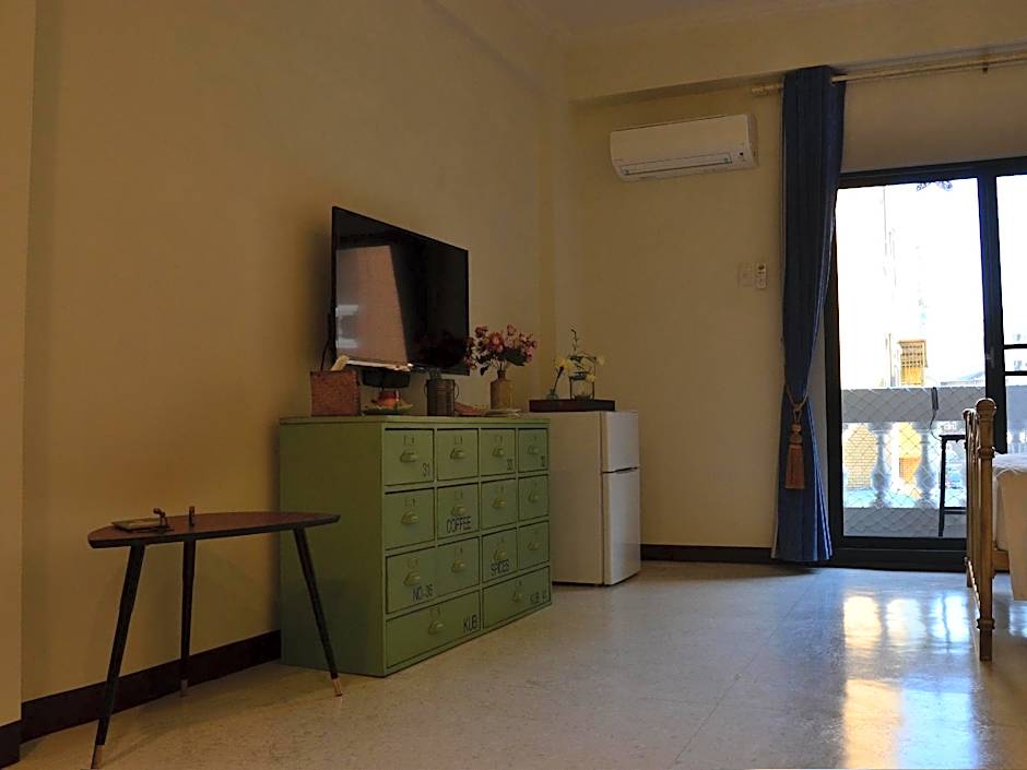 43&13 Room Store B&B