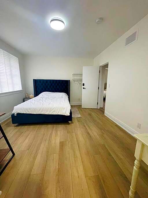 Renovated 3 Bedroom House-Niagara View