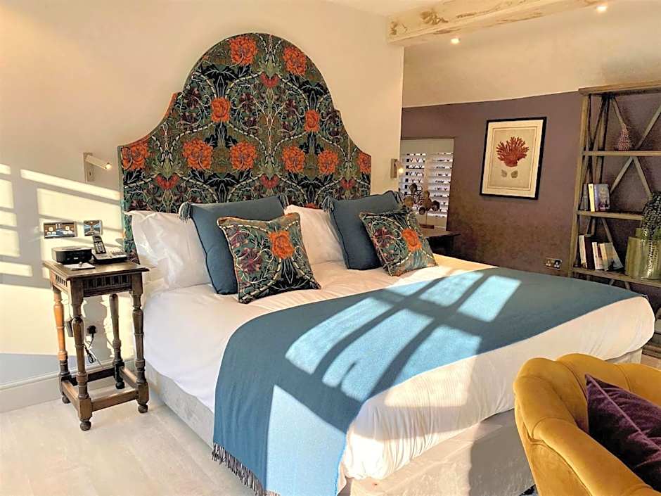 Great Fosters - Near Windsor