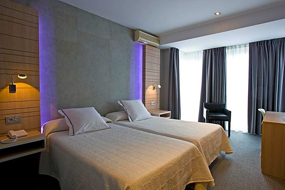 Photo 1 of 10 of 1 Double Bed or 2 Beds