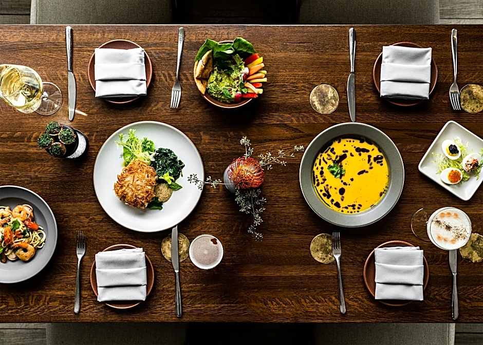 THE MC, AUTOGRAPH COLLECTION