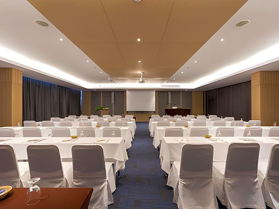 Kantary Hotel and Serviced Apartments Amata Bangpakong 