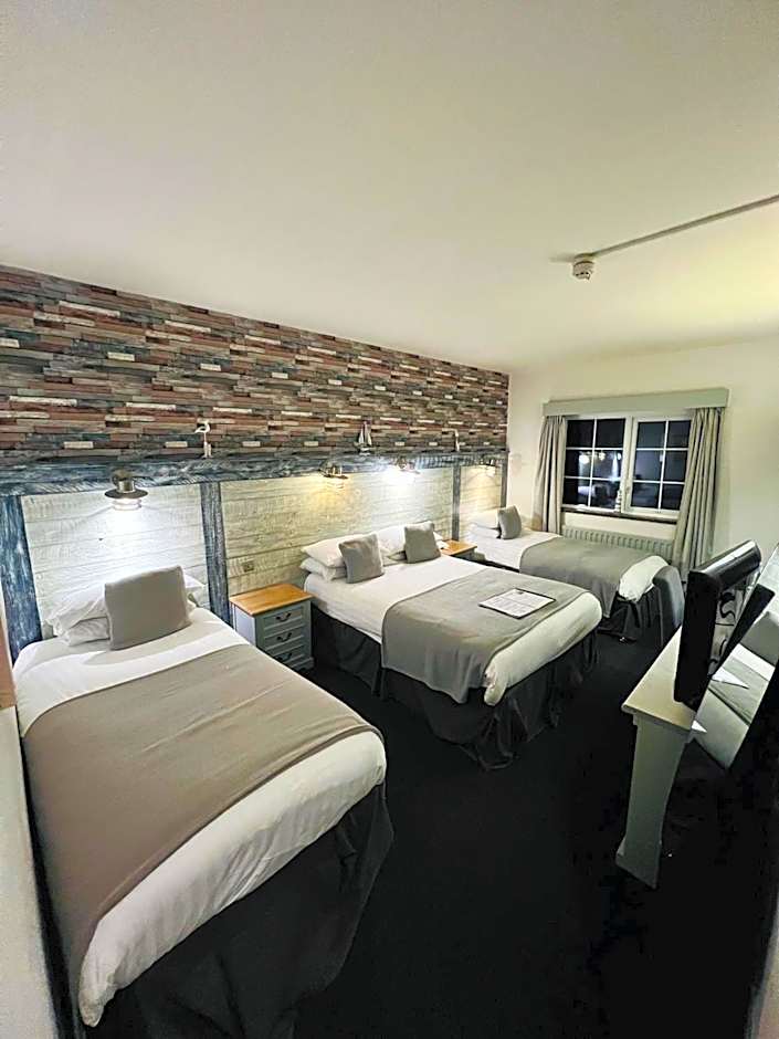 Inn On The Prom At The Fernlea Hotel