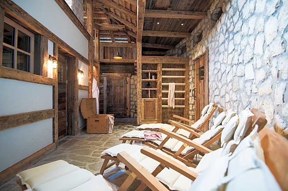 Post Alpina - Family Mountain Chalets