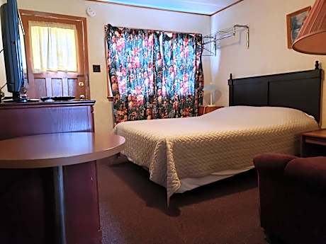 Standard Double Bedroom