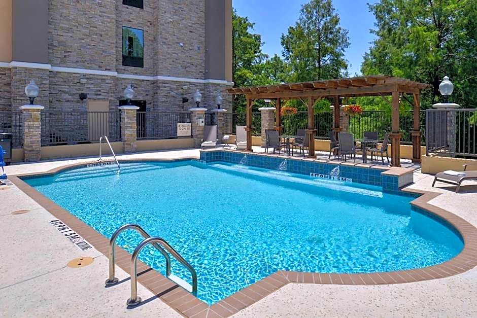 Hampton Inn By Hilton & Suites Dallas Market Center