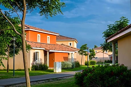 Two-Bedroom Villa for 6 people with Hotel Service 