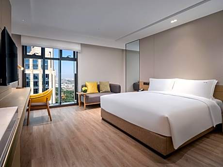 Standard King Room with Garden View