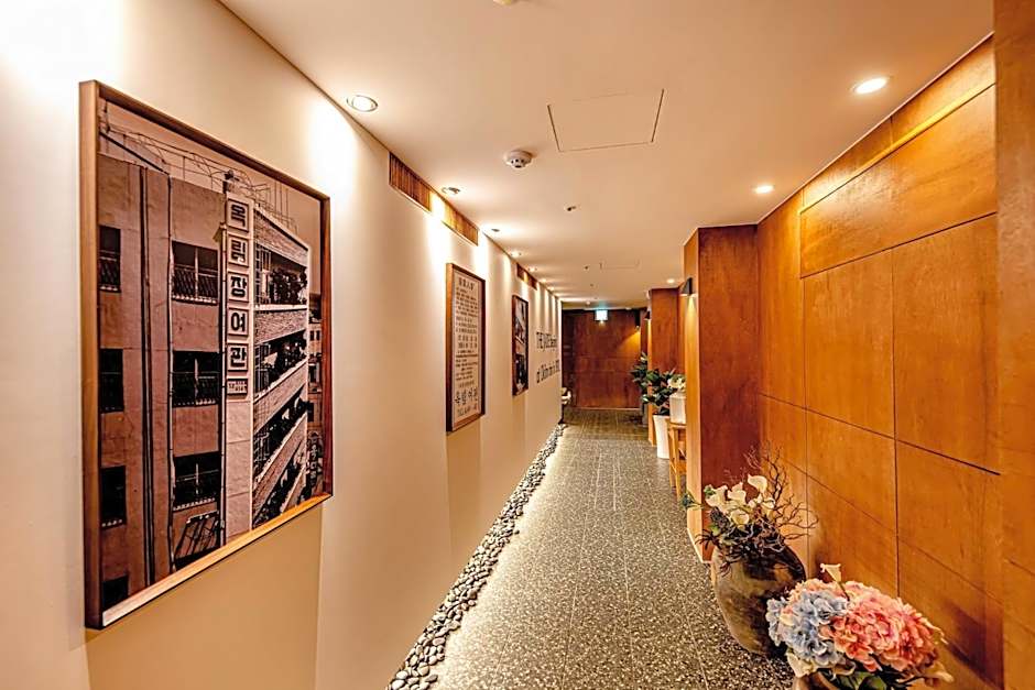 The Jade Hotel