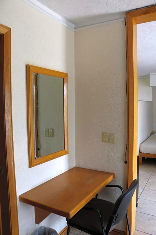 Cypres Hotel & Suites