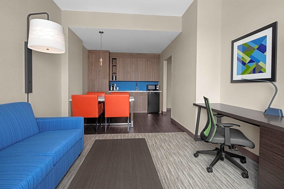 Holiday Inn Express & Suites Woodside LaGuardia Airport By IHG