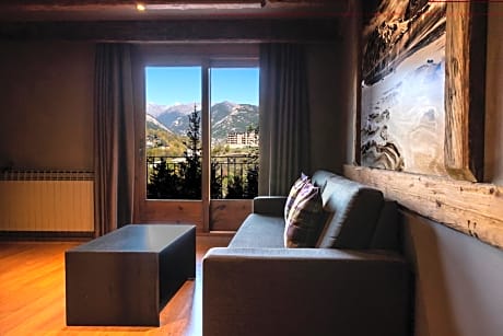 Mountain Suite Quadruple (2 Adults + 2 Children)