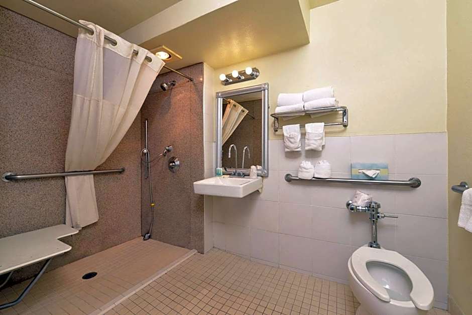 Quality Inn & Suites Montebello - Los Angeles