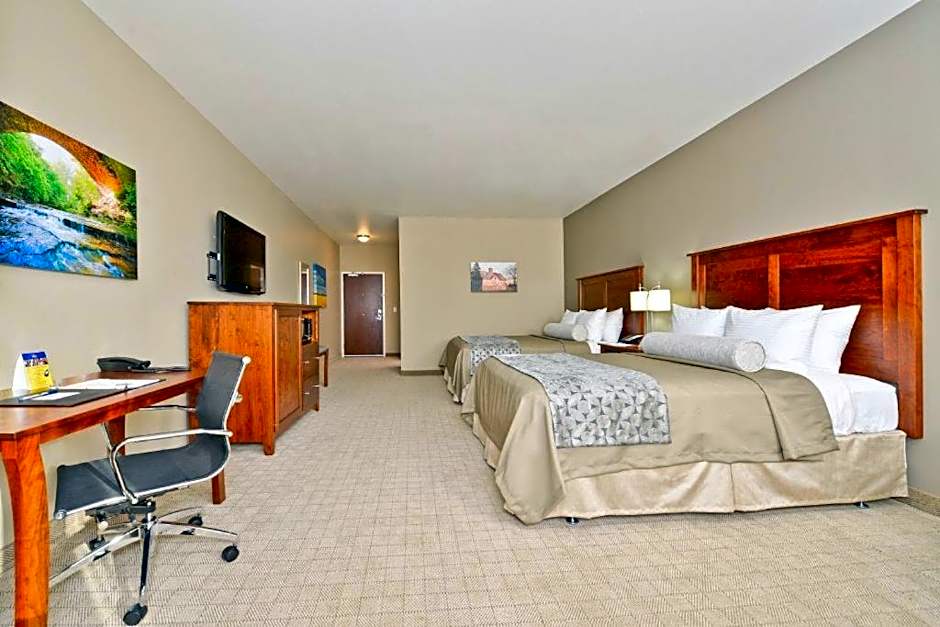 Green Mill Village Hotel & Suites, BW Signature Collection