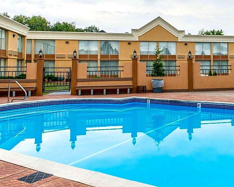 Quality Inn & Suites Indiana South