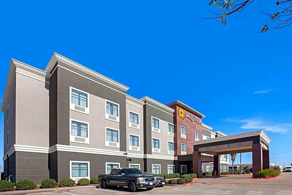 La Quinta Inn & Suites by Wyndham Pasadena North