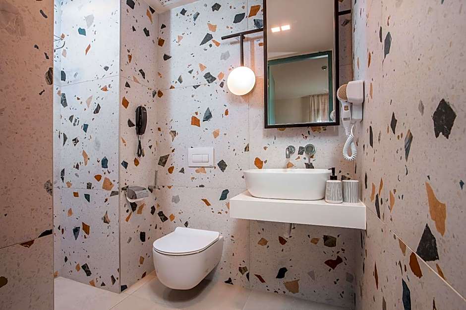 Mazoren Art Hotel