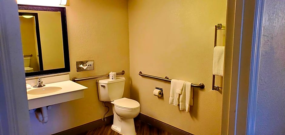 Days Inn by Wyndham Gainesville Florida