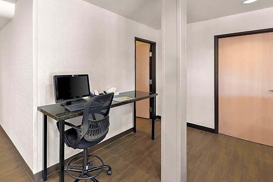 Comfort Inn & Suites near Kino Sports Complex