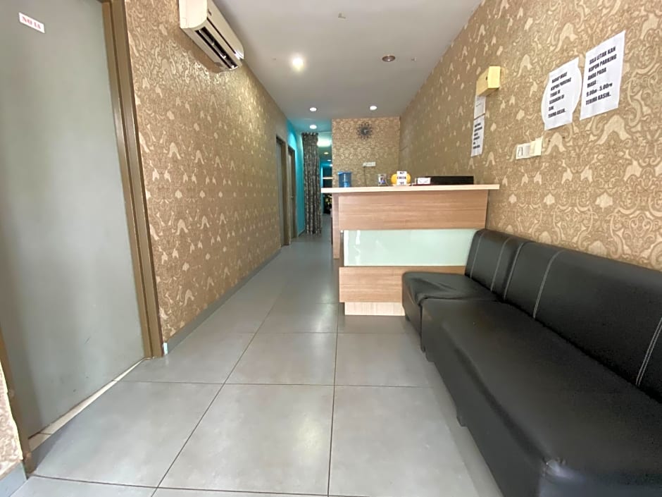 OYO 89760 Harmoni Inn Hotel