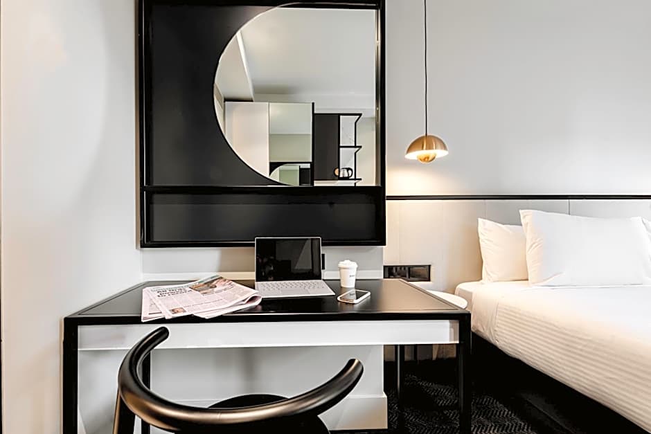 Brady Hotels Jones Lane