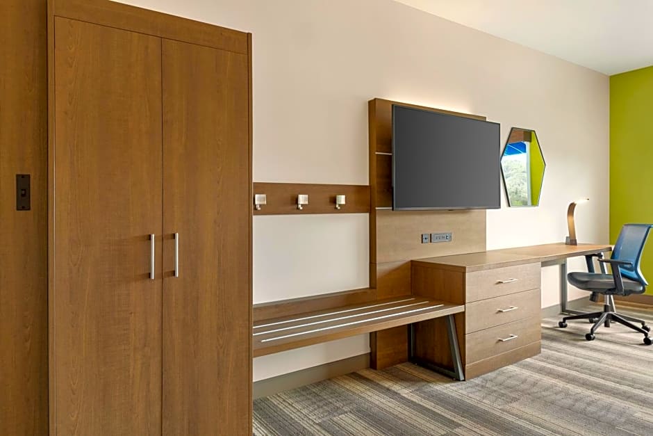 Holiday Inn Express & Suites - Ukiah By IHG