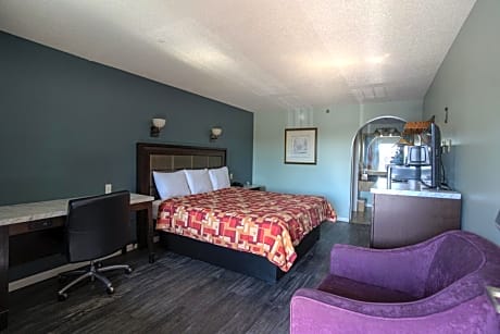 Deluxe King Room