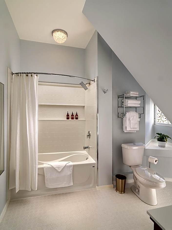 Pendray Inn and Tea House