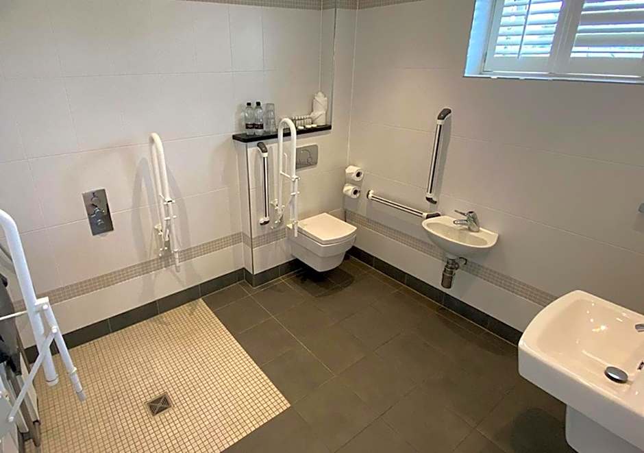 Great Blunts Stables - Stock Brook Manor Golf Club