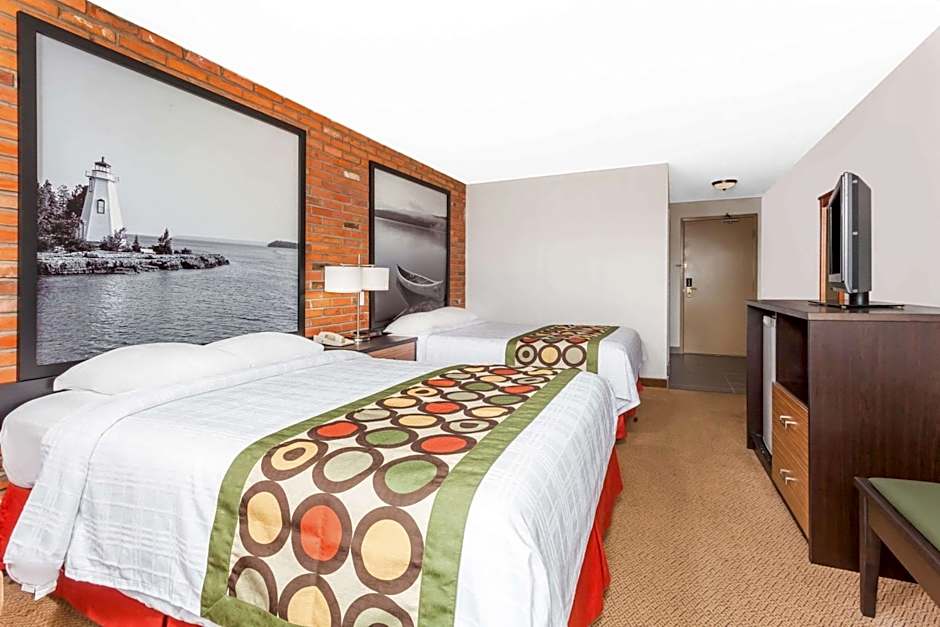 Super 8 by Wyndham Sudbury ON