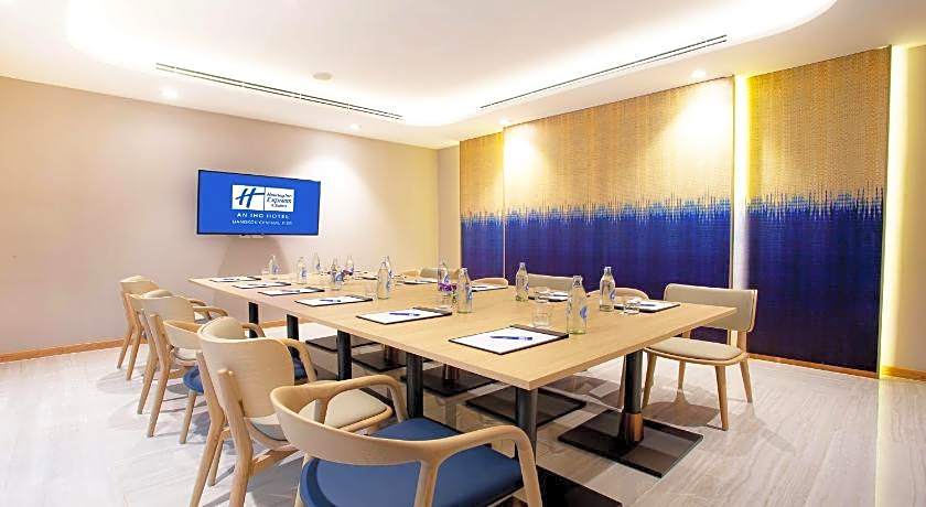Holiday Inn Express And Suites Bangkok Central Pier By IHG