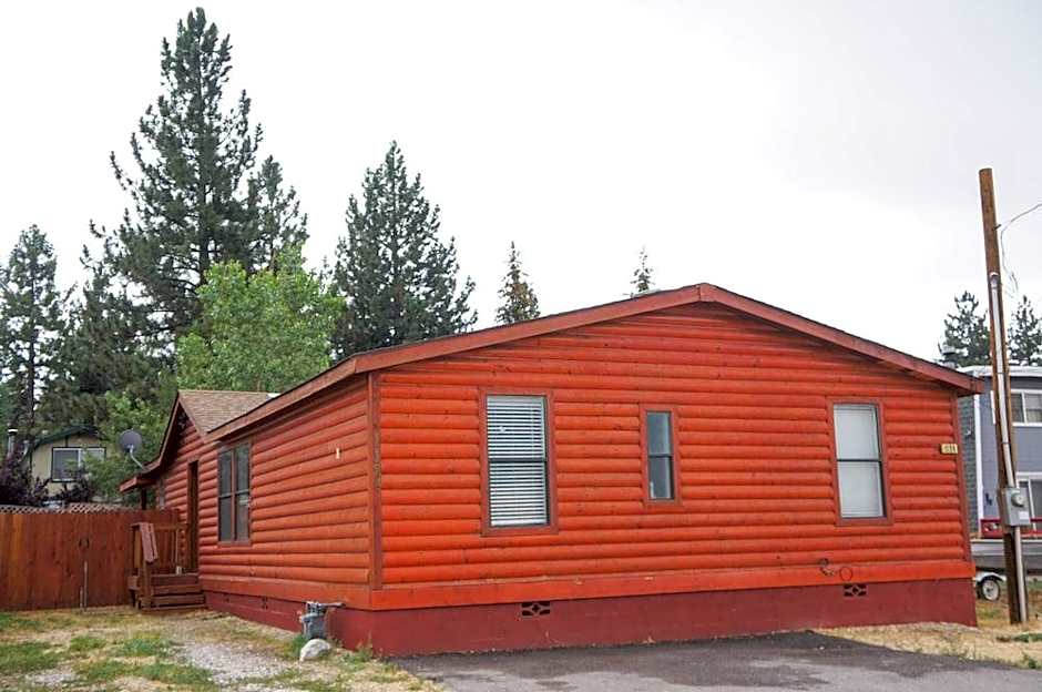 Country Club Chalet