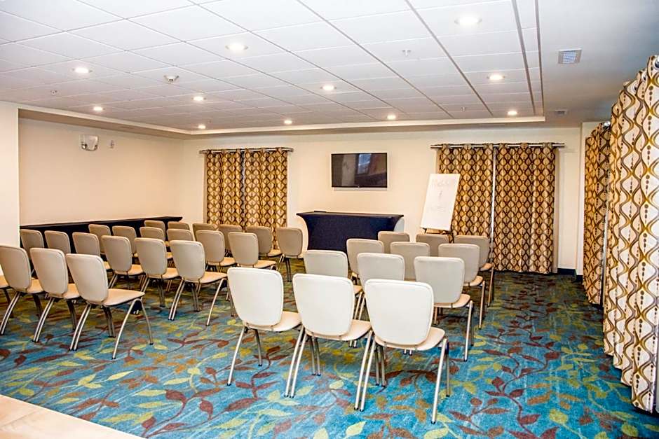 Candlewood Suites Overland Park By IHG