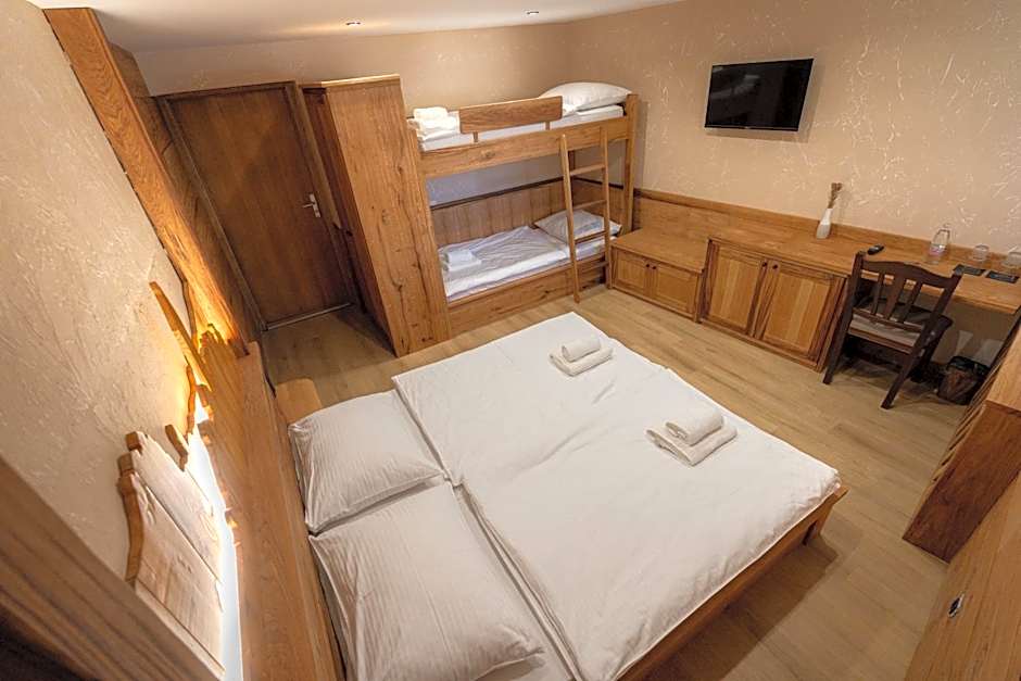 Bed & Breakfast LakeBled House