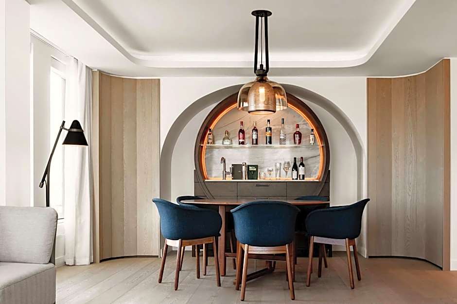 Muir, Luxury Collection