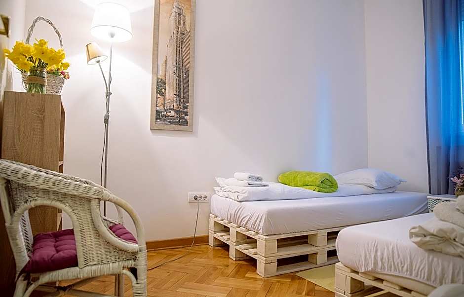 Central 4 Bedroom 154m2 Apartment with terrace