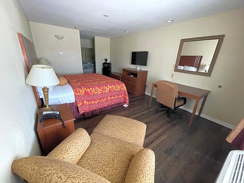Riviera Inn and Suites