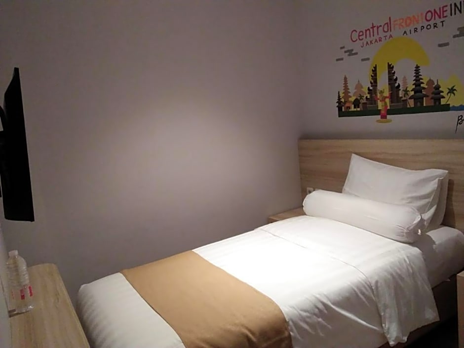 Central Front One Inn Jakarta Airport
