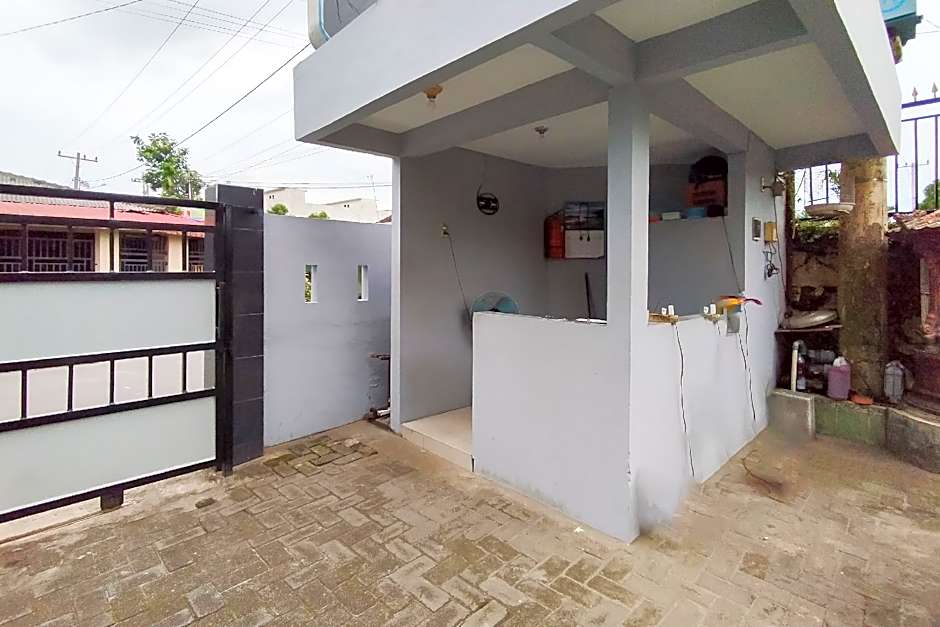 RedDoorz Syariah near Lotte Grosir Medan