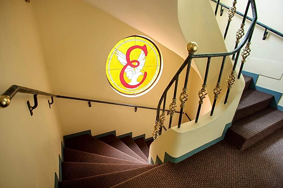 Embajadores Hotel