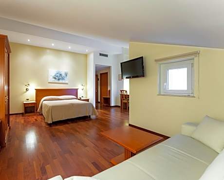 Suite with Terrace (2 adults)