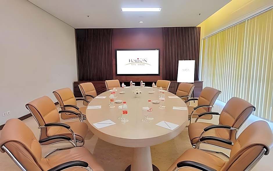 Horison Ultima Ratu Serang