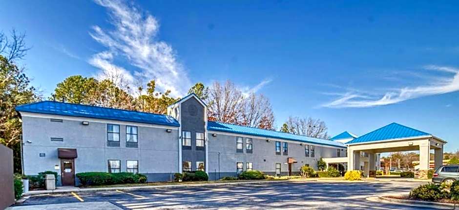Econo Lodge Raleigh near Walnut Creek Amphitheatre