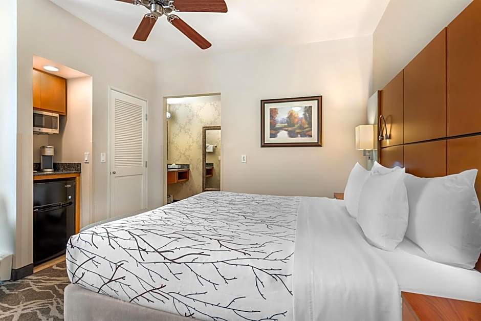 Best Western Plus Silver Saddle Inn