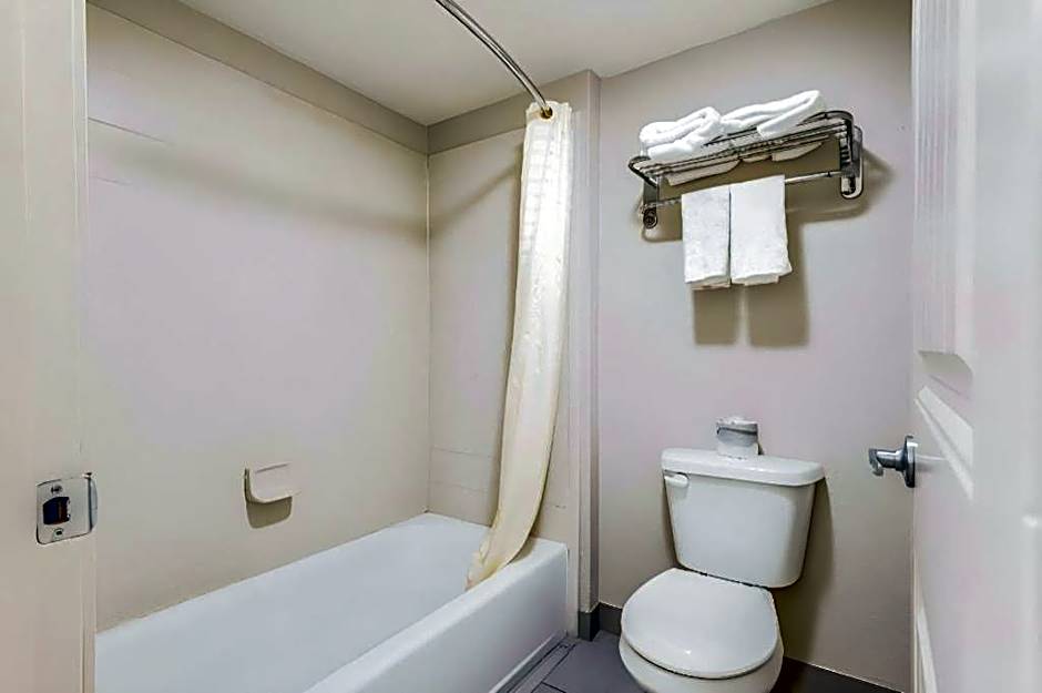 Econo Lodge Inn & Suites Enid South