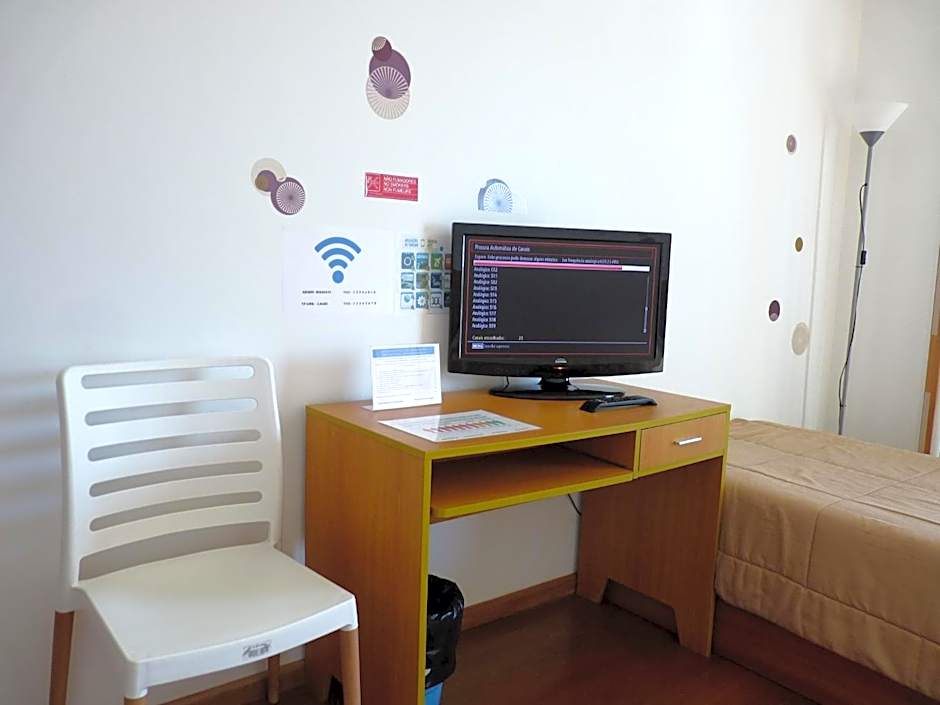 AZORES HOLIDAYS HOUSE -B&B - Suites - Self Check-in KEYBOARD